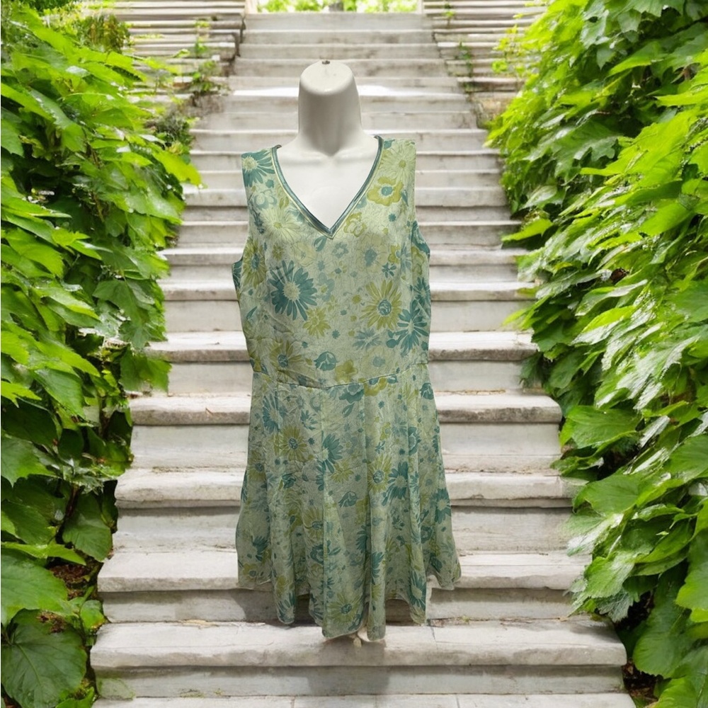 Floral Green Sleeveless silk Dress size 12